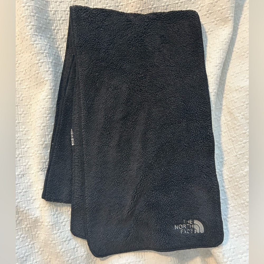 Fleece The North Face Scarf.